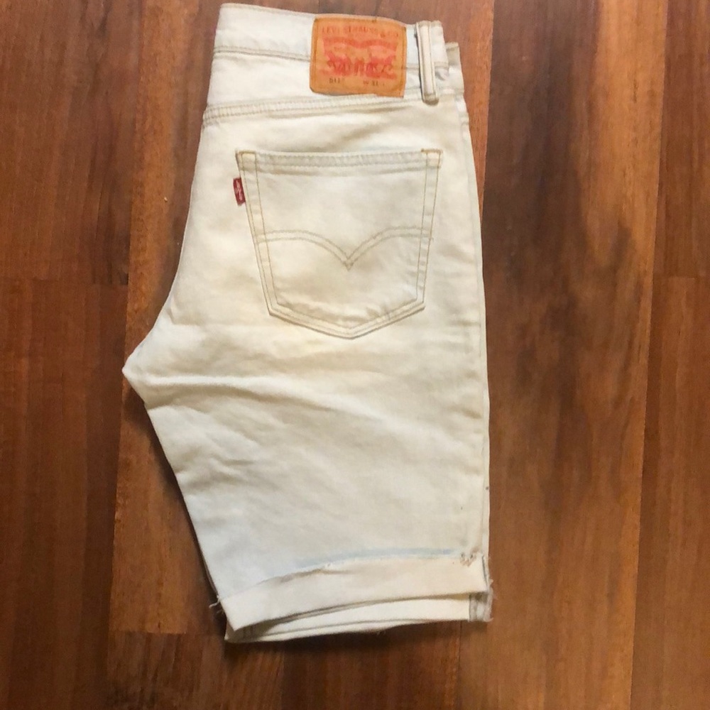 Levi’s 511 cut off jean shorts size 31